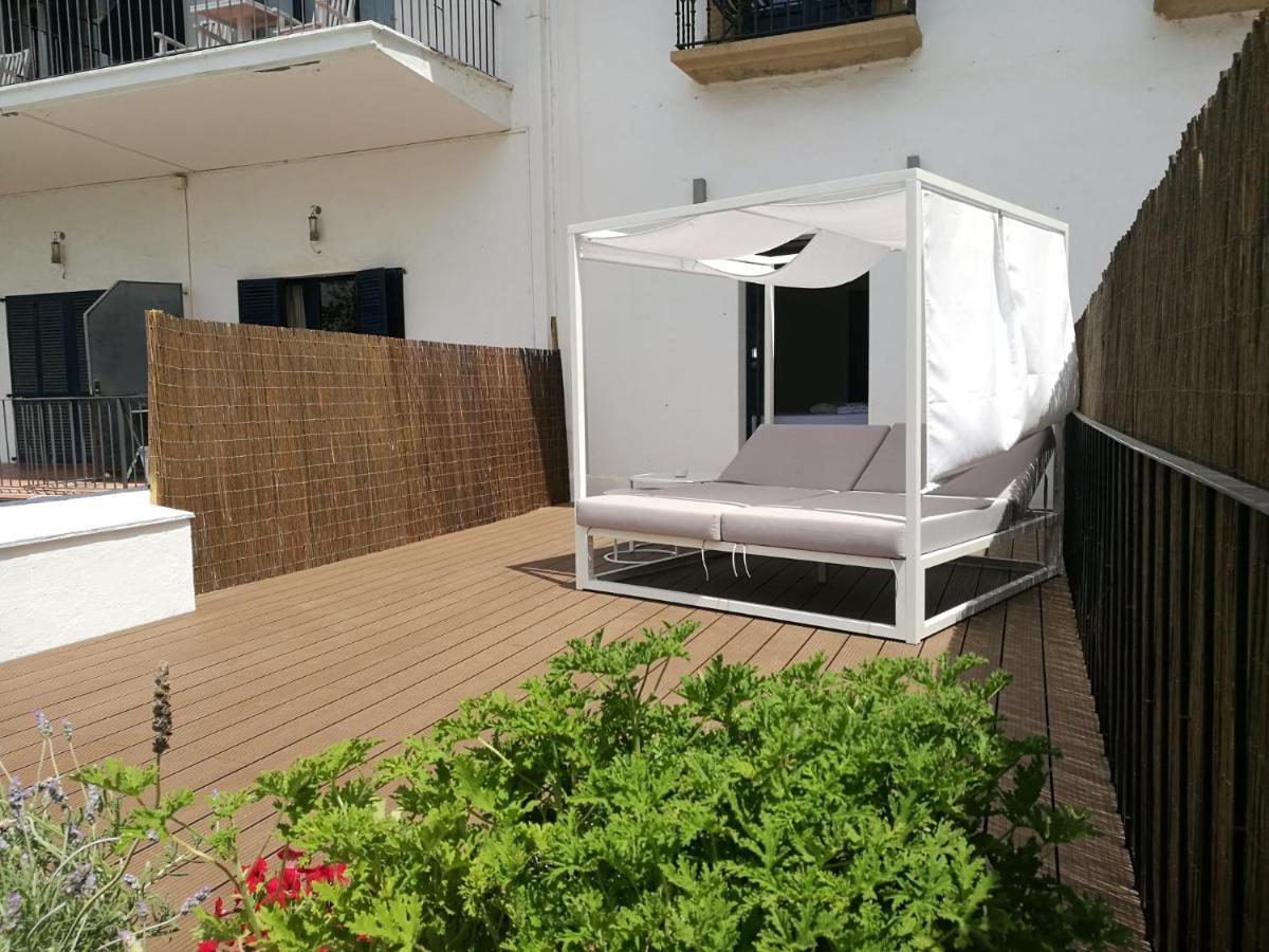 Hotel Trias Palamos Bagian luar foto