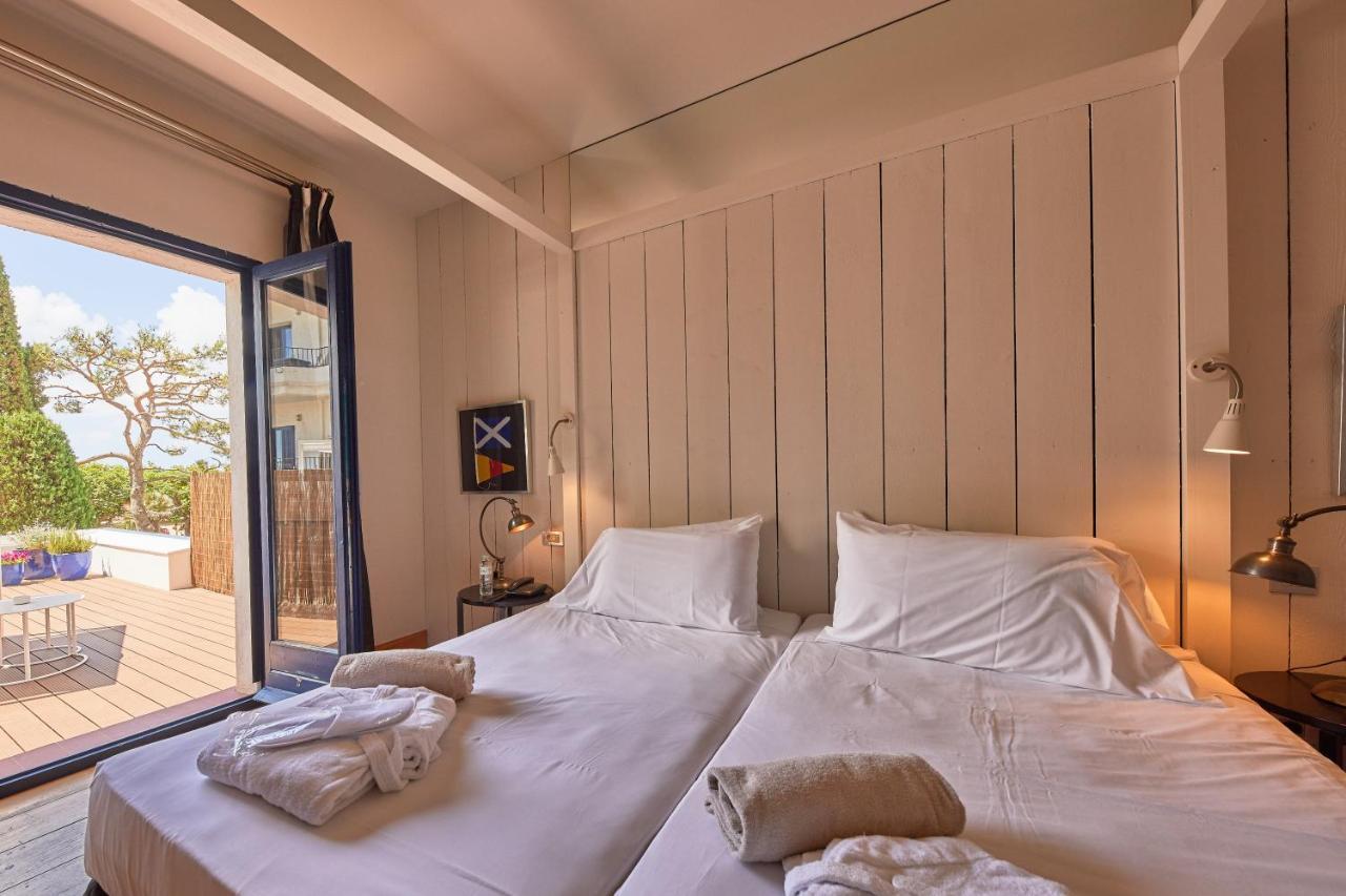 Hotel Trias Palamos Bagian luar foto