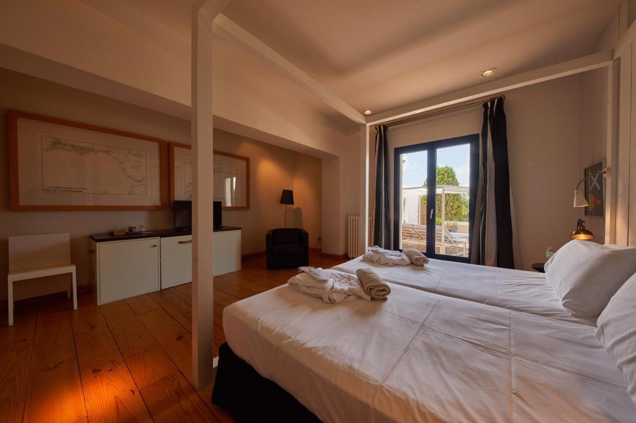 Hotel Trias Palamos Bagian luar foto