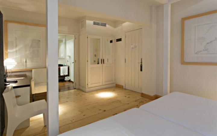 Hotel Trias Palamos Bagian luar foto